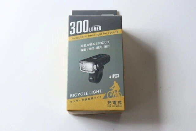 ダイソー センサー付き自転車ライト パッケージ