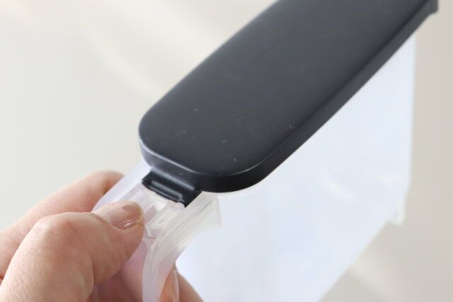 セリア ムダゼロ 調味料ケース 280ml 黒 スリム