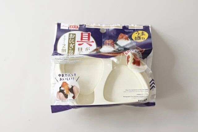 ダイソーの具が見えるおにぎり型（まんぞく2個タイプ）のパッケージ