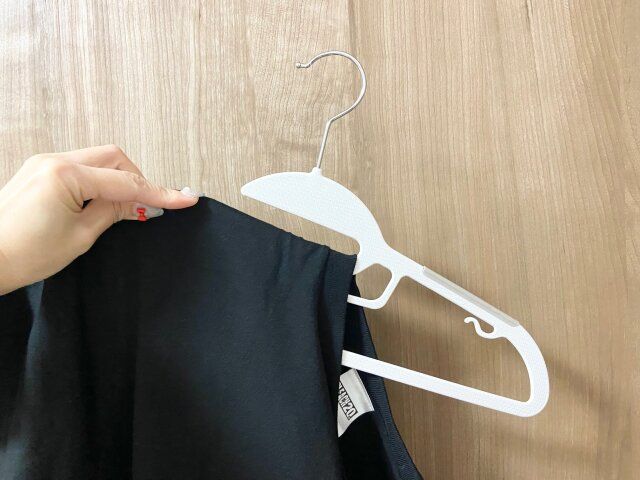 3COINS 伸び防止ハンガー 服を掛ける