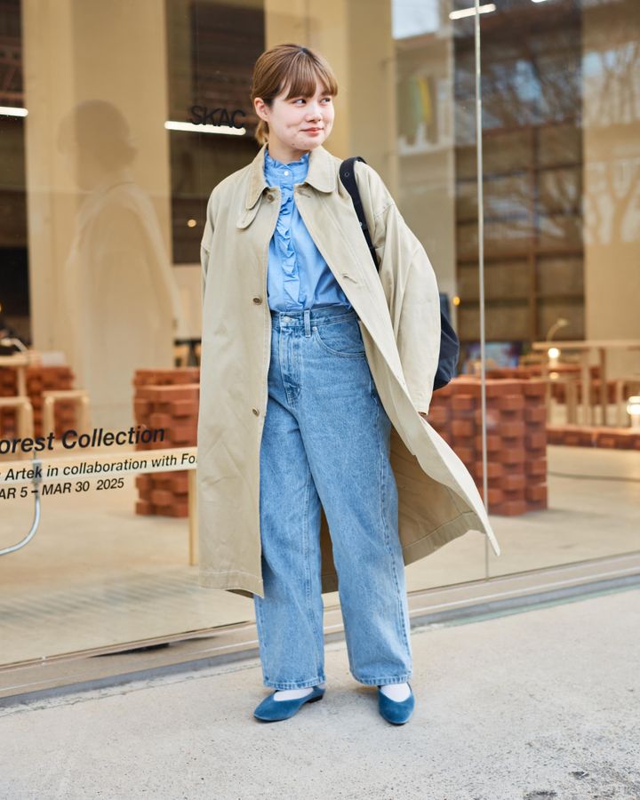 デニムをレディにまとおう。さわやかなブルーでまとめて涼しげに【デニム上手をスナップ】