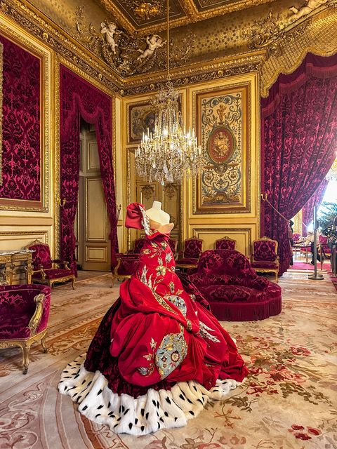 ルーヴル美術館とメゾンのオートクチュール、夢の共鳴【夢見るパリ】