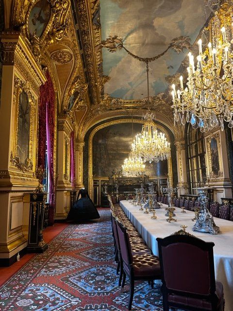 ルーヴル美術館とメゾンのオートクチュール、夢の共鳴【夢見るパリ】