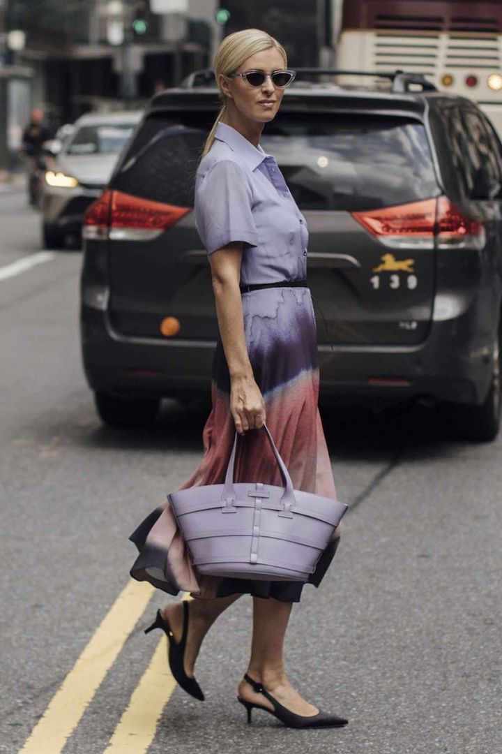 画像: タイダイワンピースで爽やかにきめて