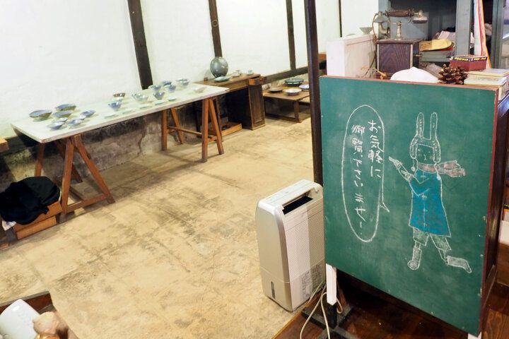 京都の城下町で見つけた♪ レトロでかわいい雑貨が詰まった宝箱のようなカフェ／ 福知山「まぃまぃ堂」