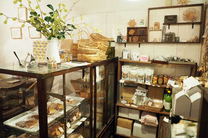 京都の城下町で見つけた♪ レトロでかわいい雑貨が詰まった宝箱のようなカフェ／ 福知山「まぃまぃ堂」