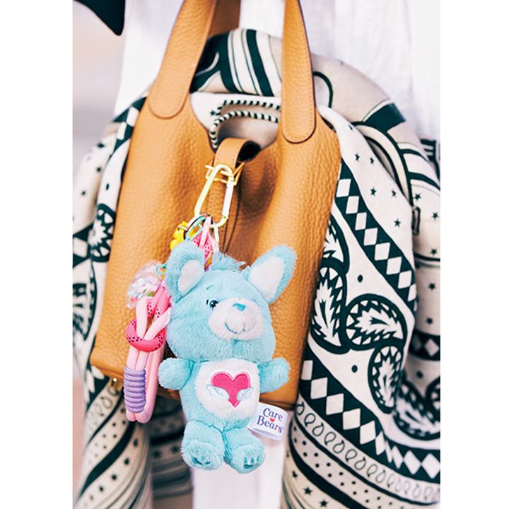 ケアベアのチャームをピコタンに合わせたバッグコーデ