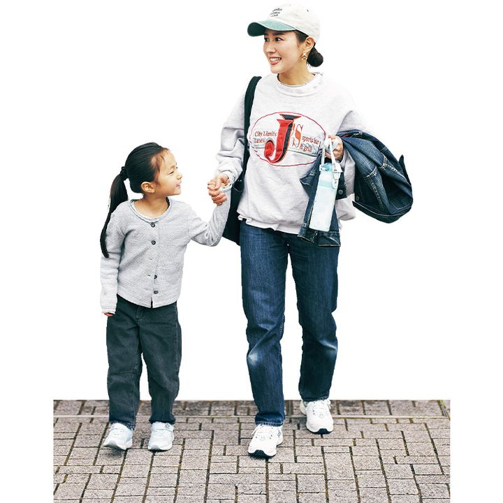 幼稚園のイベントには動きやすさ重視のカジュアルコーデが最適