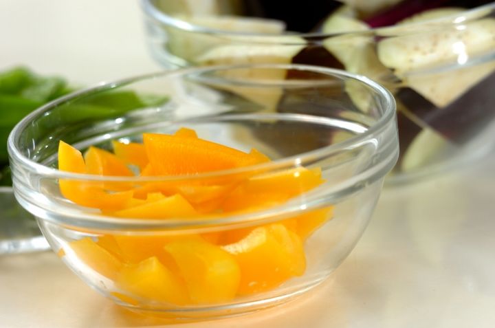 ナスのゴマ風味炒めの下準備1