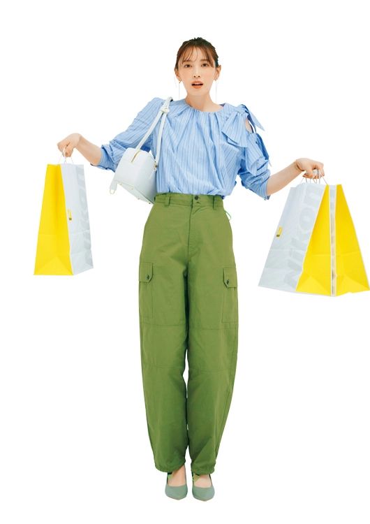 カーゴパンツとつくる大人っぽ通勤コーデ