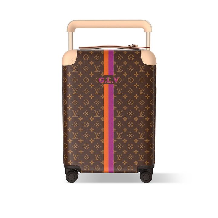 ホライゾン 50 モン･モノグラム ￥514,800／LOUIS VUITTON （ルイ・ヴィトン クライアントサービス 0120-00-1854） Photo_ Courtesy of LOUIS VUITTON