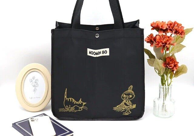 『MOOMIN ムーミン公式ファンブック 2025 80th限定！リトルミイ BIGトートバッグ SPECIAL EDITION』