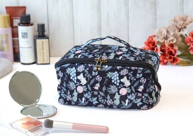 『MOOMIN ガバッと開いて中身が見やすい 大容量ポーチ BOOK』