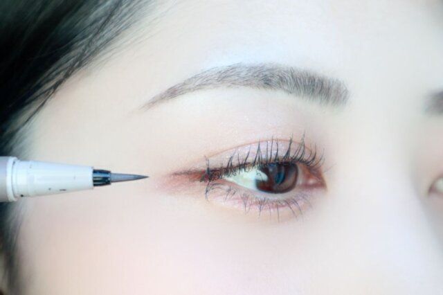 今っぽアイライン ラインは黒目の終わりから＆目尻は横にスッと伸ばす