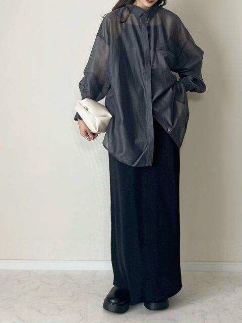 シアーシャツのコーデ3