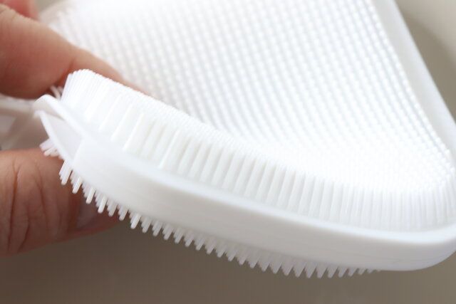 柔らかシリコーン掃除ブラシ ダイソー 素材