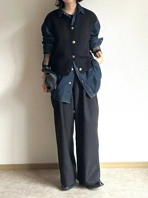 デニムシャツニットベストコーデ