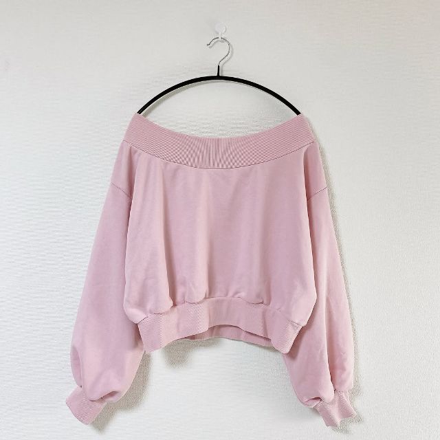 ピンクのオフショル