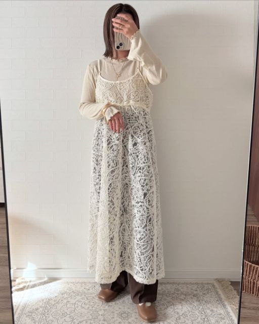 コードシシュウキャミOPを着たコーデ