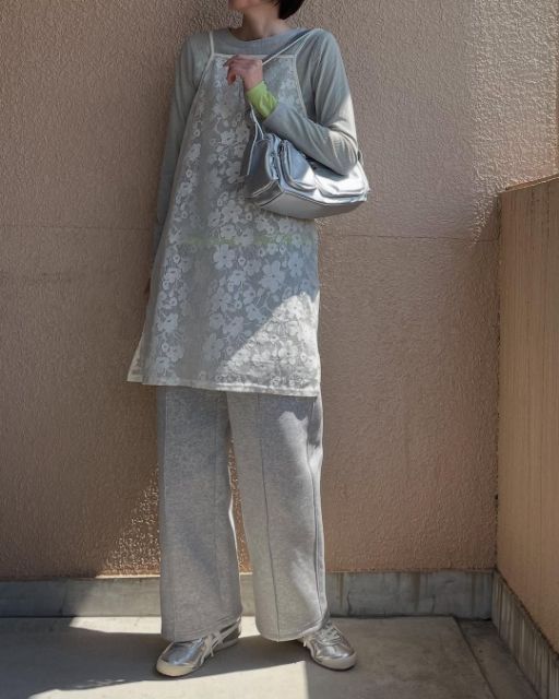 ハナレースキャミOPを着たコーデ