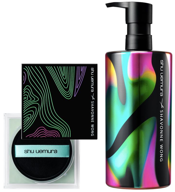 〈左〉アンリミテッド mopo ルース パウダー ドリームミント ￥6,600 〈右〉アルティム８∞ スブリム ビューティ クレジング オイルn コレクション限定デザイン 450ml ￥14,960（ともに5月14日より公式オンラインショップ、表参道旗艦店先行、5月16日より全国限定発売） ©SHAVONNEWONG