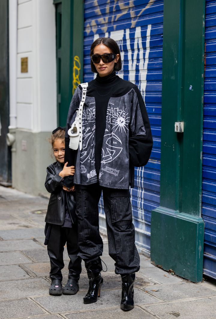 2023年春夏パリコレクションより。