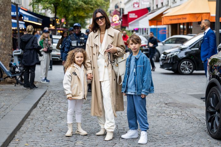 2023年春夏パリコレクションより。