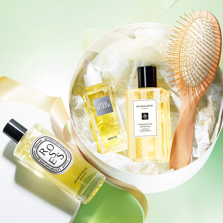 頭皮美容ブラシ、バスオイル、ボディオイル、ルームスプレー