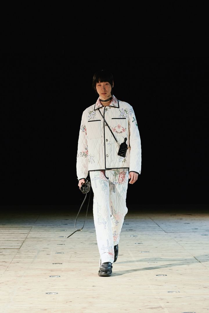 ボッター 2021-22年秋冬メンズコレクションより。