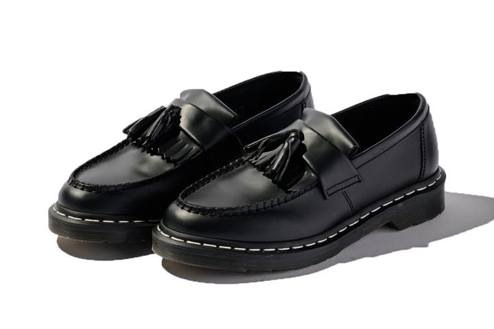 超人気で売り切れ、在庫切れになることも。コーデに合わせやすいシューズ5選