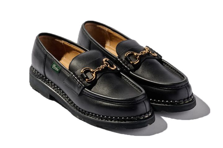 超人気で売り切れ、在庫切れになることも。コーデに合わせやすいシューズ5選