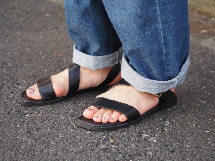 オリエンタルトラフィックのサンダル