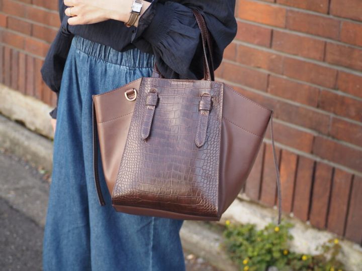 クロコ押しバッグ
