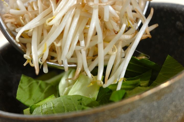 やみつき副菜！もやしのオイスター和え by中島 和代さんの作り方1