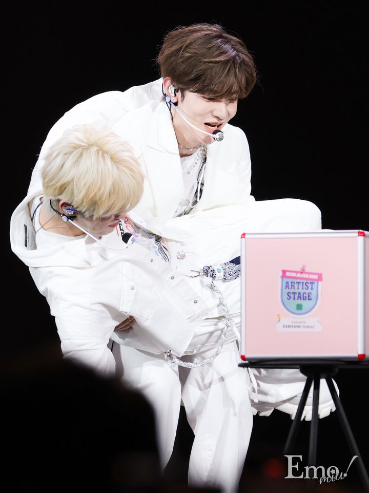 ZEROBASEONEが「ゆらゆら -運命の花-」など5曲披露！ケミコーナーではお姫様抱っこも♡『KCON JAPAN 2025』ARTIST STAGE