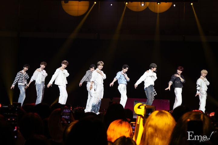 ZEROBASEONEが「ゆらゆら -運命の花-」など5曲披露！ケミコーナーではお姫様抱っこも♡『KCON JAPAN 2025』ARTIST STAGE