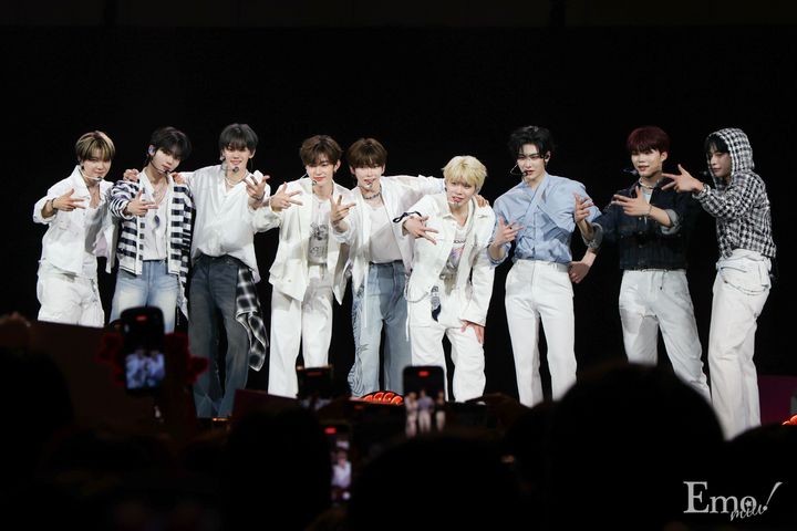 ZEROBASEONEが「ゆらゆら -運命の花-」など5曲披露！ケミコーナーではお姫様抱っこも♡『KCON JAPAN 2025』ARTIST STAGE