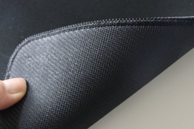 マウスパッド（27cm×22cm） 裏面