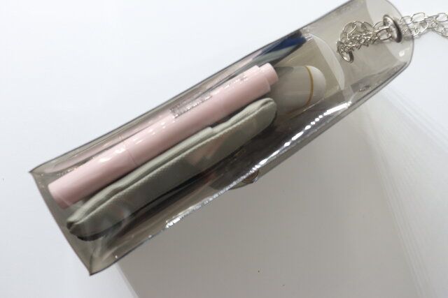 ダイソーのスマートば取り外しチェーン付ショルダーバッグ（モノトーン）