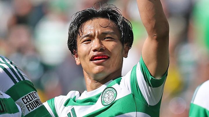 27歳日本代表と21歳日本人逸材、海外紙の週間ベストイレブンに選ばれる！「圧倒的に一流」「違うポジションで大貢献」