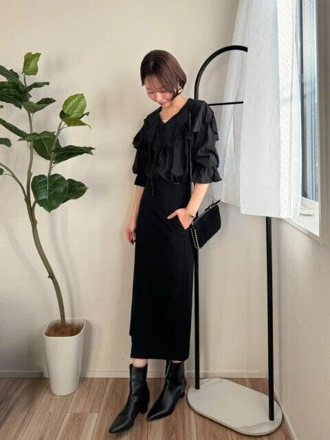 2025春夏guレディーススリットナロースカートお手本コーデ