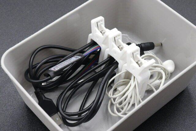 ダイソー 連結できるコードクリップ （スリム、3個）