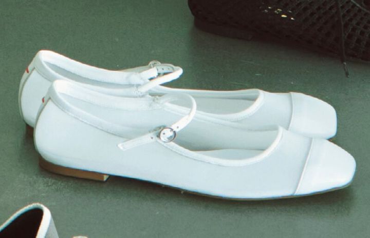 クリーンなホワイトチュール