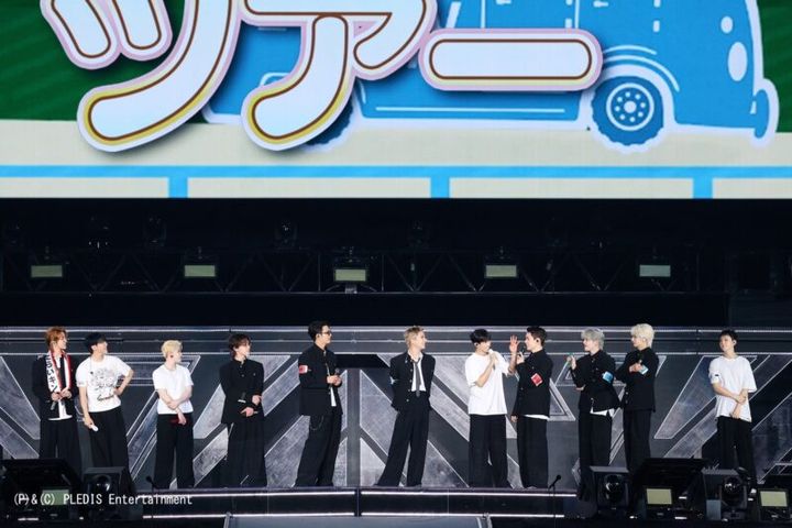 seventeen学ラン姿のメンバー達