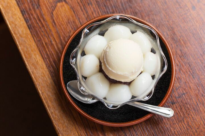 鎌倉小町通りの老舗「鎌倉甘味処くるみ」で味わう♪昔ながらのあんみつとふっくらモチモチの白玉