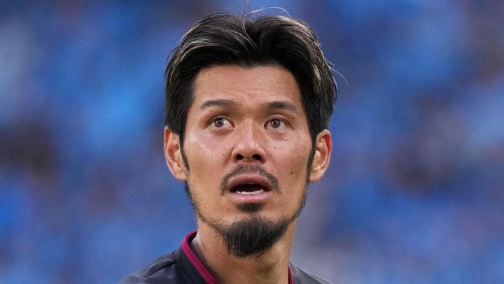 34歳でJ2移籍の元日本代表スターが謝意 「申し訳ない気持ちでしかないです」一発退場の助っ人も謝罪