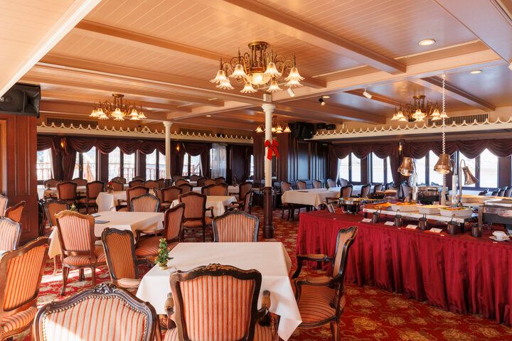 クラシカルな観光船「ミシガン」で、琵琶湖のパノラマビュー＆グルメを楽しむ船旅を♪