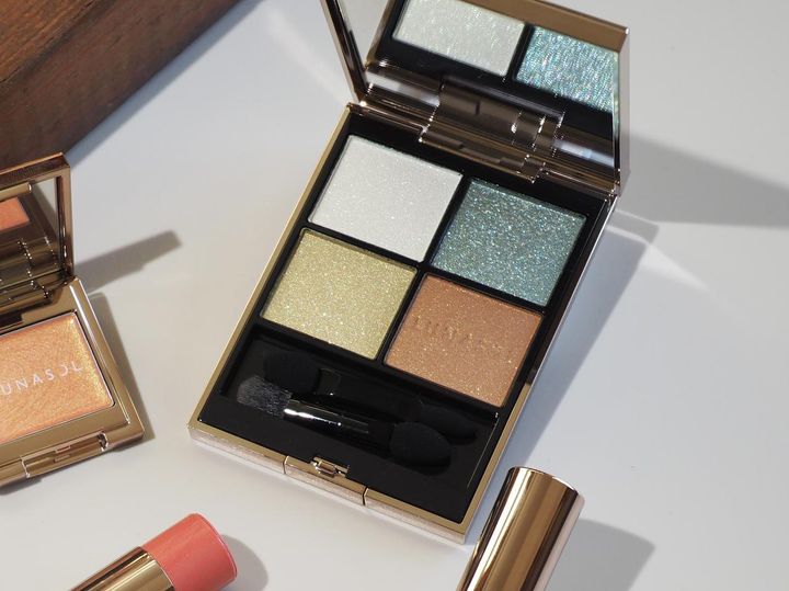 画像: 「ルナソル アイカラーレーションN（カネボウ化粧品） EX08 Alluring Feather」 ¥7,700（税込）