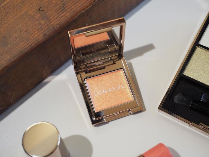 画像: 「ルナソル モノアイカラーレーション （カネボウ化粧品）EX06J Mandarin Halo」 ¥3,520円（税込）