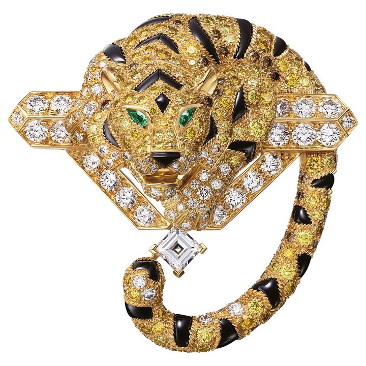 ブローチ「ファウナ & フローラ ドゥ カルティエ」 ダイヤモンド×イエローダイヤモンド×オレン ジダイヤモンド×ブラウンダイヤモンド×エメラルド ¥30,096,000（参考価格）／CARTIER（カルティエ カスタマー サービスセンター）